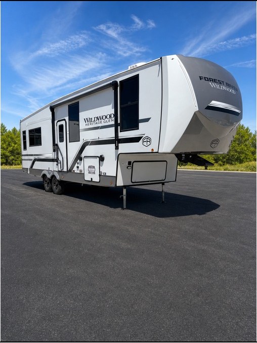 RV dealership photo after Inventory Edge processing