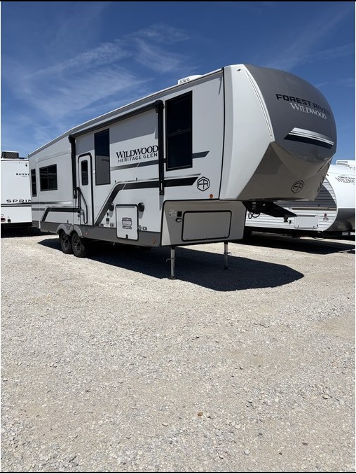 RV dealership photo before Inventory Edge processing